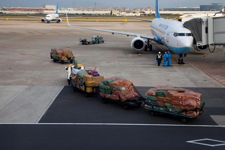 飞机托运的行李箱有多大的尺寸? 飞机托运的行李箱有多大的尺寸?